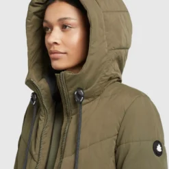 Khujo Winterjacken Winterjacke Aibay Frauen Khaki -Khujo Verkaufsshop 04a29f0d203b9b899057a8b0d41bfe08 scaled