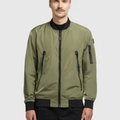 Khujo Übergangsjacken Übergangsjacke Astile2 Männer Oliv -Khujo Verkaufsshop 28333d6eabf3b931edd8ac7ba2cee86c scaled