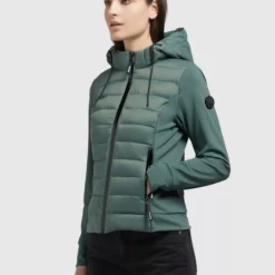 Khujo Outdoorjacken Funktionsjacke Ghita Frauen Dunkelgrün -Khujo Verkaufsshop 4bcf19ffce07d876e906d20ecc1566c3 scaled