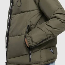 Khujo Winterjacken Jacke Esila Frauen Khaki -Khujo Verkaufsshop 7cbf50b5962eac1333c8861199f37657 scaled