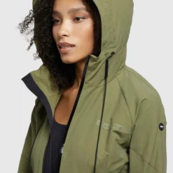 Khujo Parka Übergangsmantel Frauen Oliv -Khujo Verkaufsshop 8c23c7846942d7855b93ff7c7cc413c1 scaled