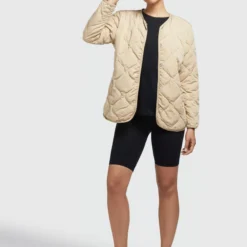 Khujo Übergangsjacken Übergangsjacke Yuna Frauen Beige -Khujo Verkaufsshop d8997dc0ade483d49f64e91489906756 scaled