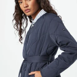 Khujo Übergangsjacken Jacke Yuna Frauen Dunkelblau -Khujo Verkaufsshop e8b1ede811550a88db0ac365d0010f63 scaled