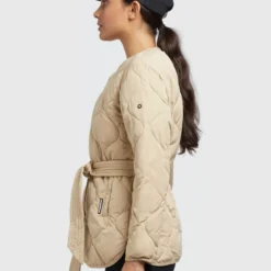 Khujo Übergangsjacken Übergangsjacke Yuna Frauen Beige -Khujo Verkaufsshop ec95743b443003f2681ac43a7bb4b511 scaled
